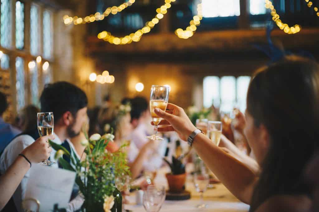 How to decide who to invite to the wedding